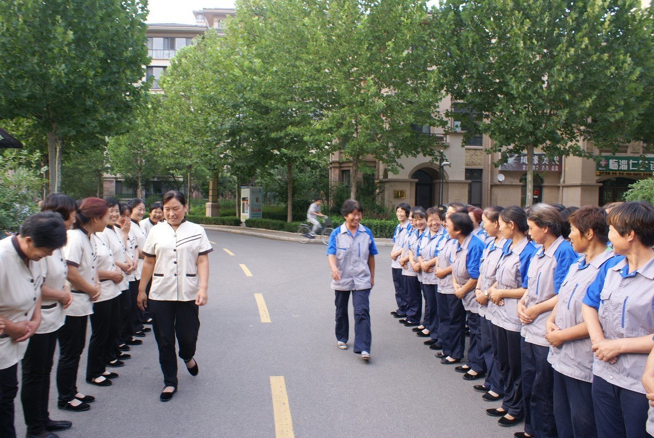 品質提升丨金正物業開展保潔技能、禮儀專題培訓