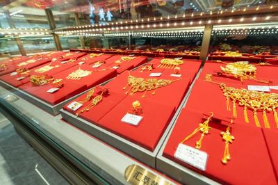 “水貝模式”落地山城 重慶黃金珠寶城開(kāi)啟批發(fā)+零售新紀(jì)元